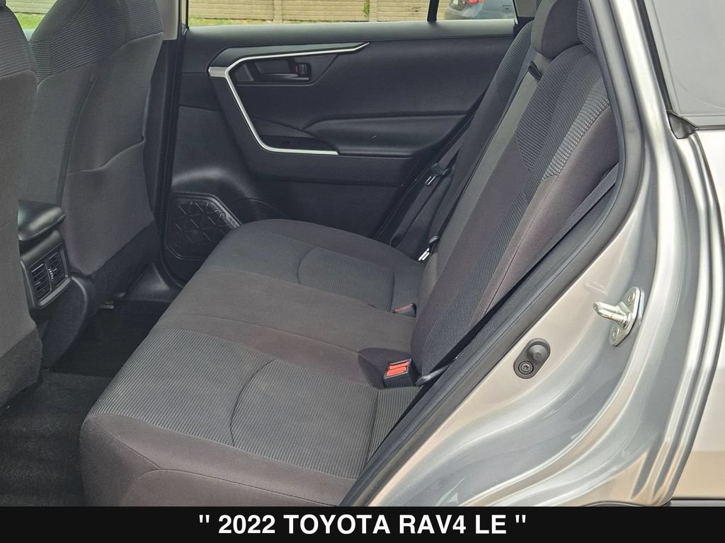 Used 2022 Toyota RAV4 LE FWD image 17