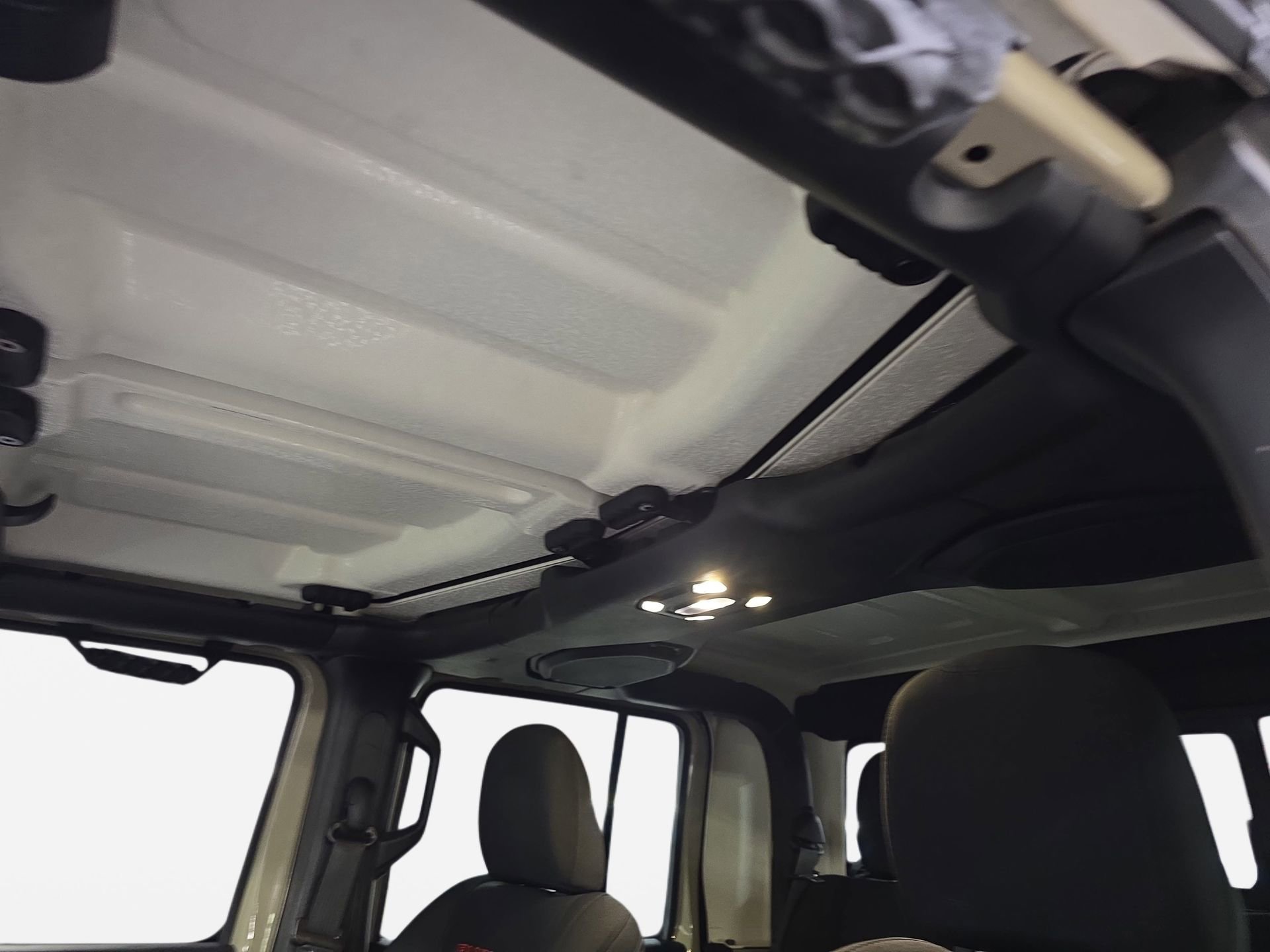 Used 2020 Jeep Gladiator Rubicon w/ Cold Weather Group AWD/4WD image 29