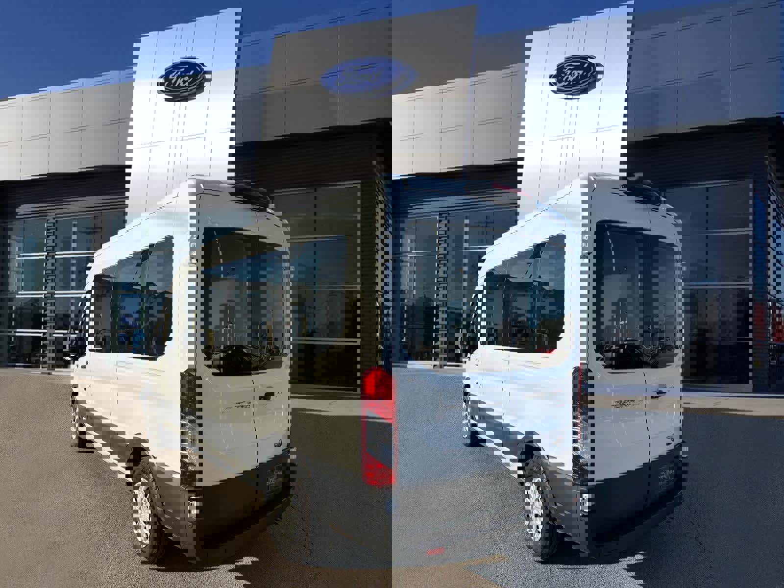 Used 2021 Ford Transit 350 XLT image 3