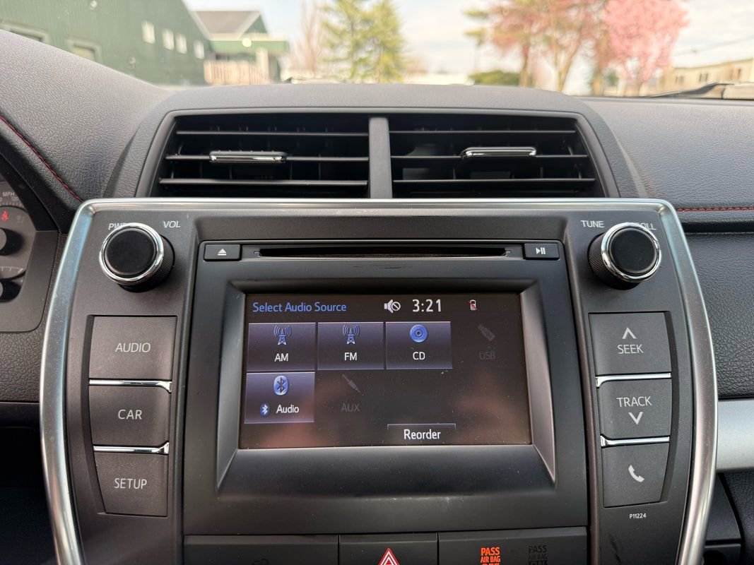 Used 2016 Toyota Camry SE image 22