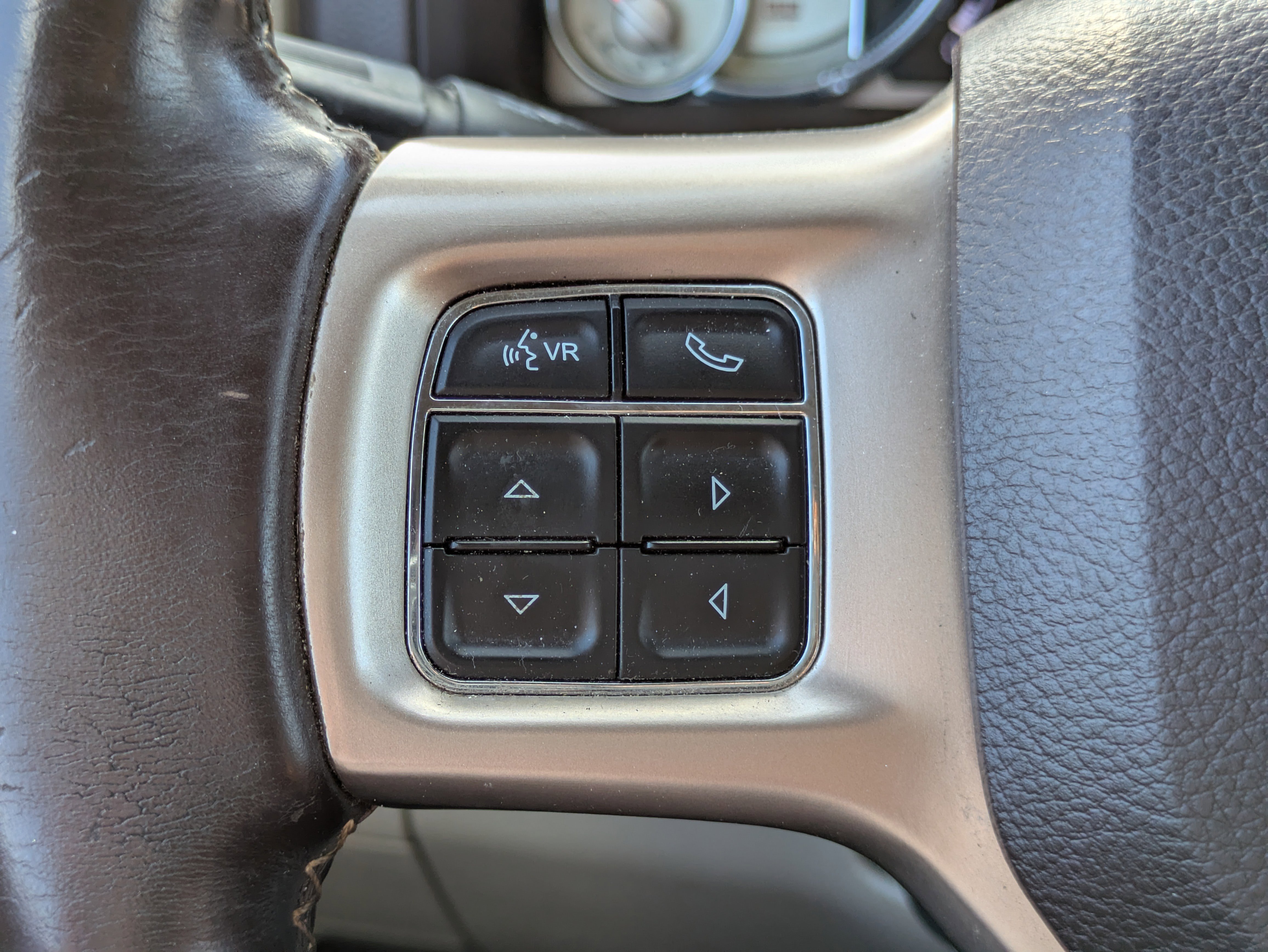 Used 2015 RAM 2500 Longhorn w/ Convenience Group image 24