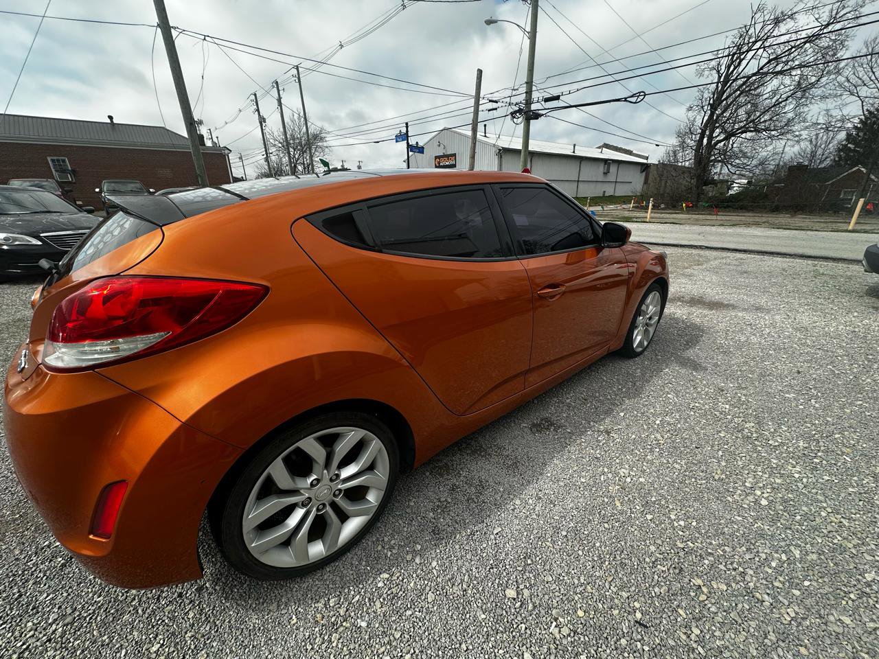 Used 2012 Hyundai Veloster w/ Style Pkg image 6