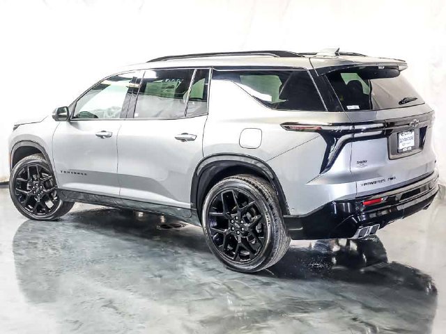 Used 2024 Chevrolet Traverse RS AWD/4WD image 9