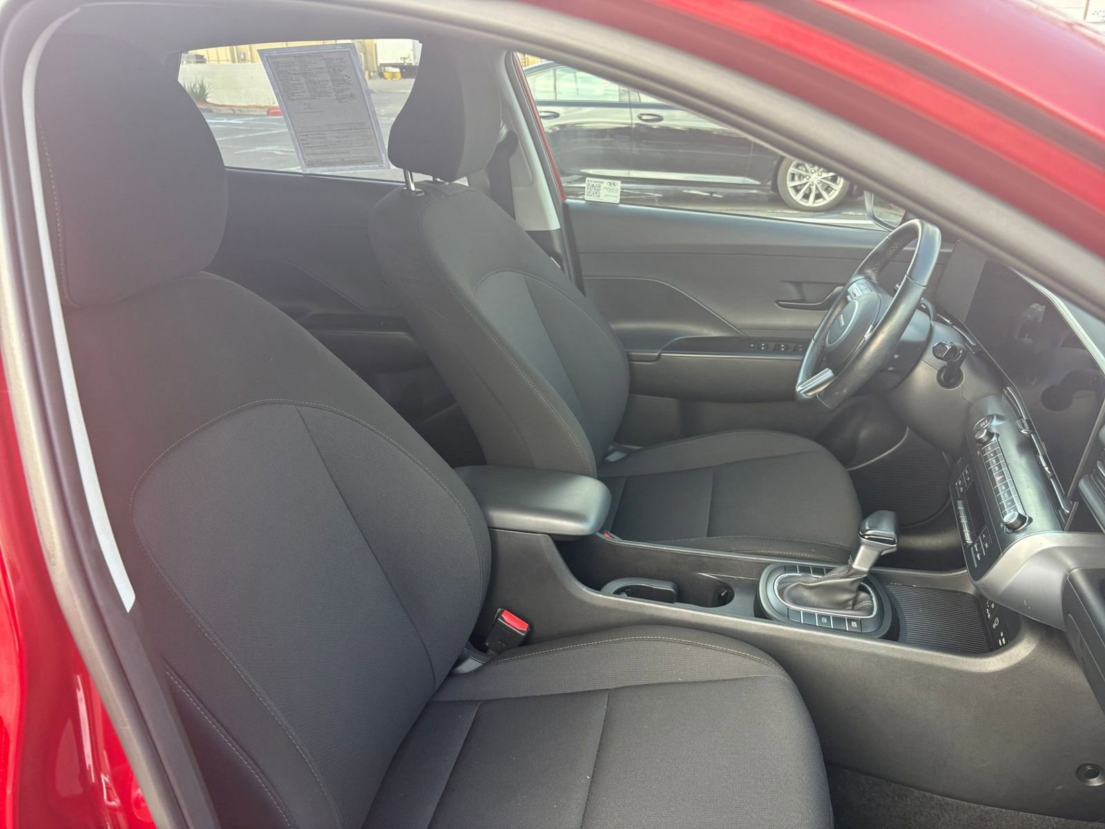 Used 2025 Hyundai Kona SEL image 36