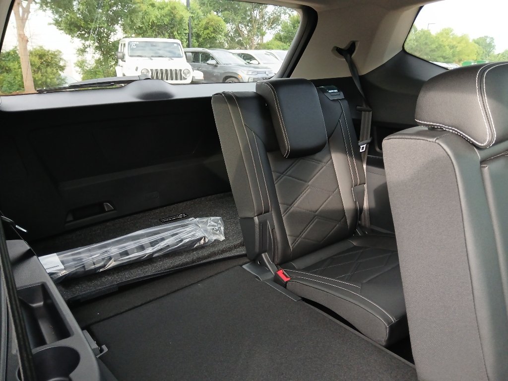 New 2026 Volkswagen Atlas SE FWD image 24