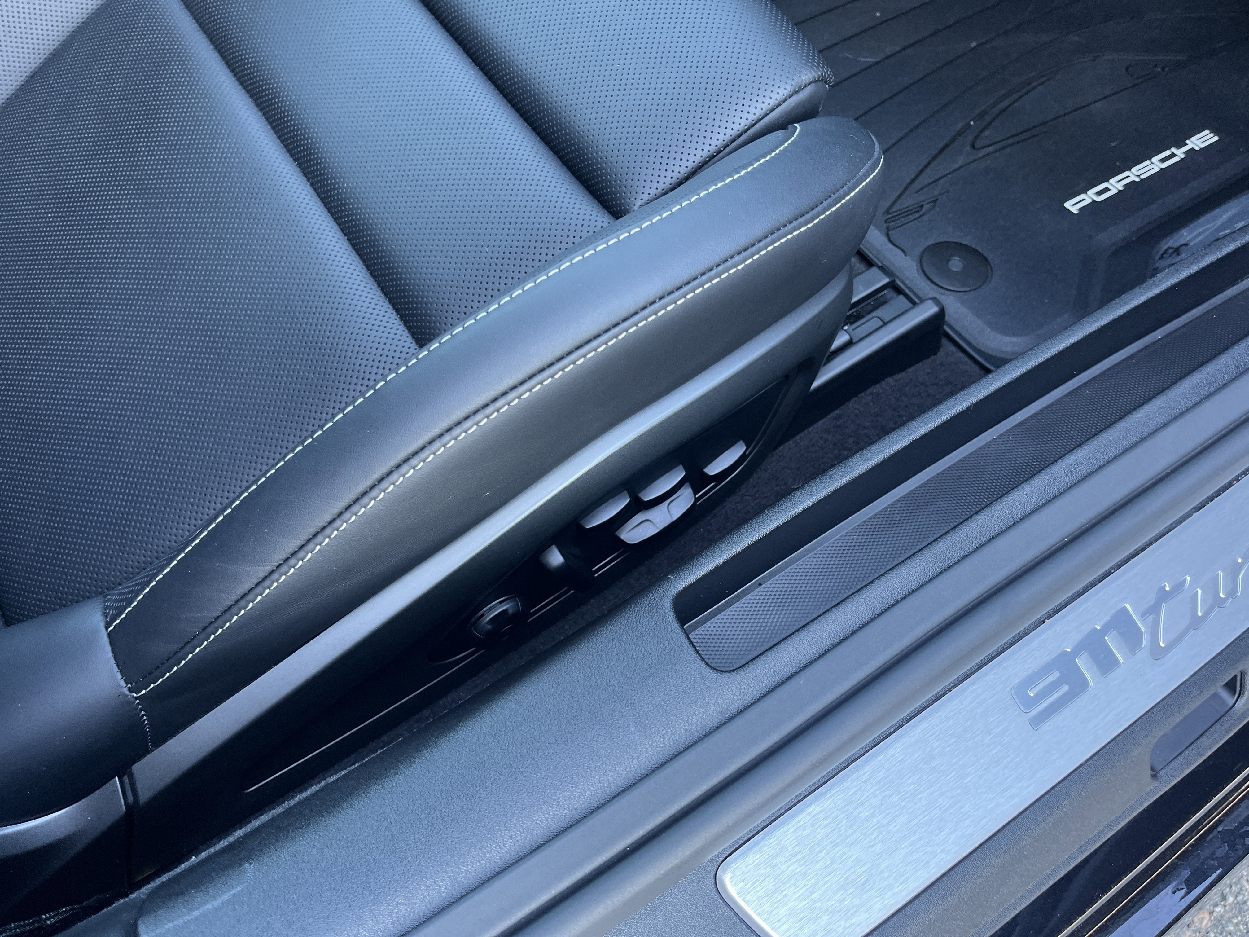 Used 2021 Porsche 911 Turbo S image 23