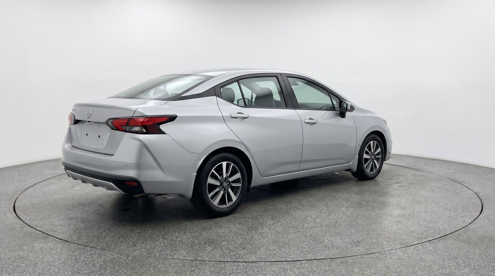 Used 2025 Nissan Versa SV FWD image 9