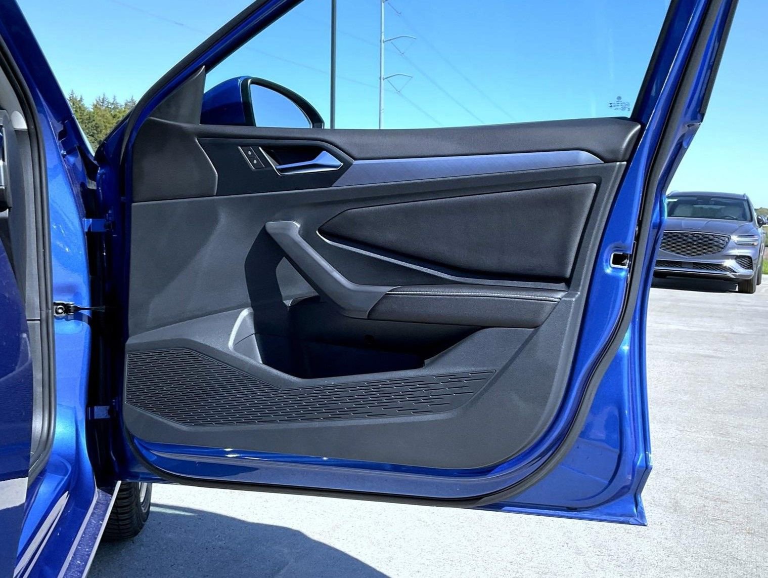 Used 2023 Volkswagen Jetta SE FWD image 17