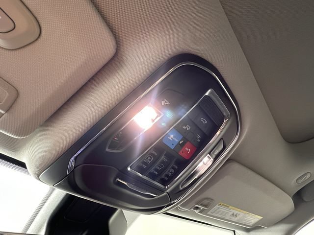 Used 2023 Jeep Grand Cherokee L Limited w/ Luxury Tech Group II AWD/4WD image 16