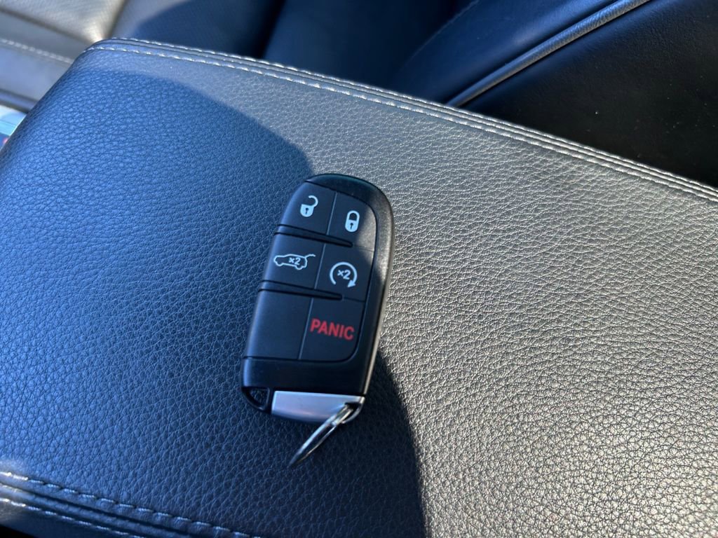 Used 2019 Jeep Grand Cherokee Summit w/ Platinum Series Group AWD/4WD image 32