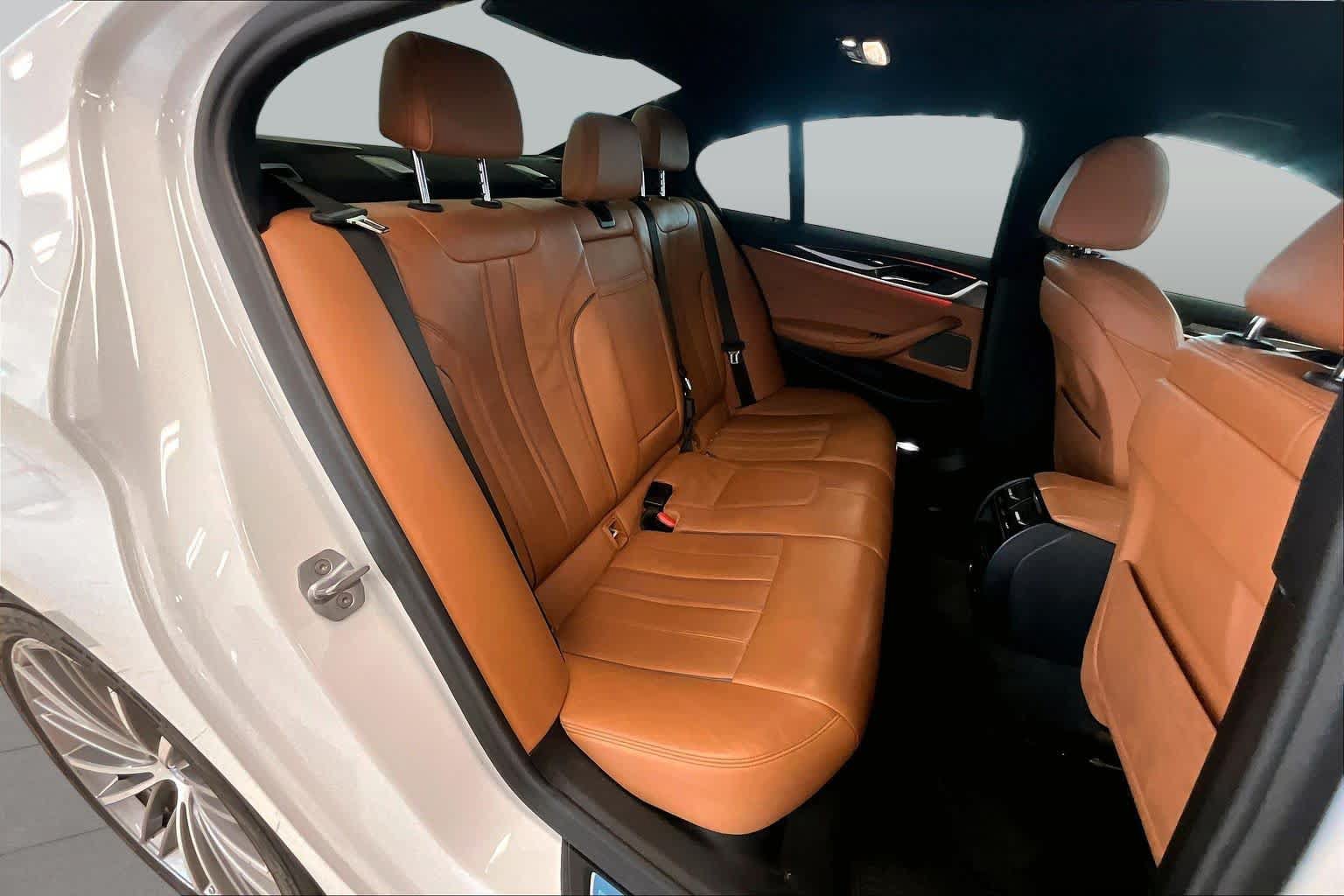 Used 2020 BMW 530i w/ Premium Package RWD image 18