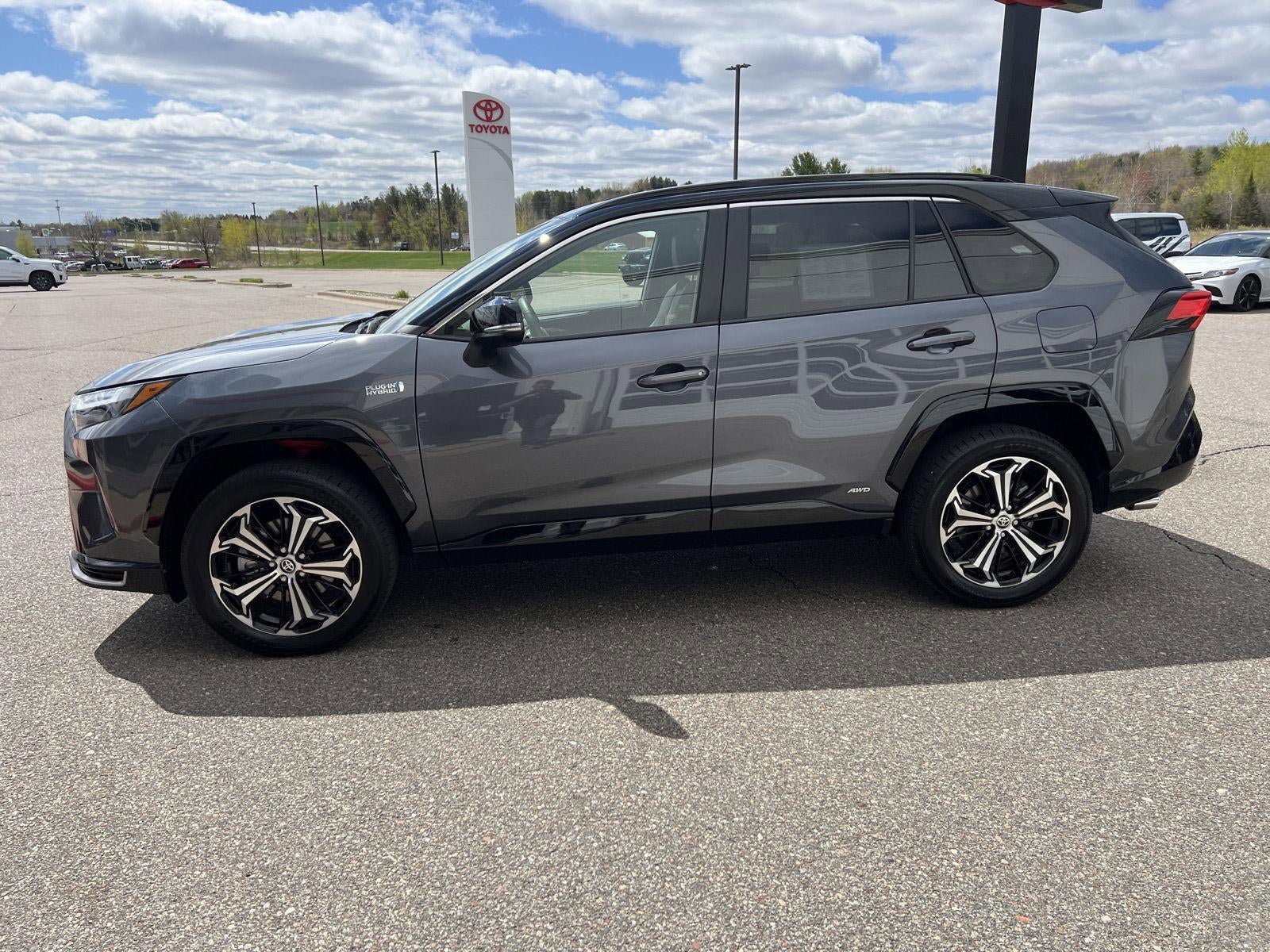 Used 2024 Toyota RAV4 XSE w/ Weather Package AWD/4WD image 9