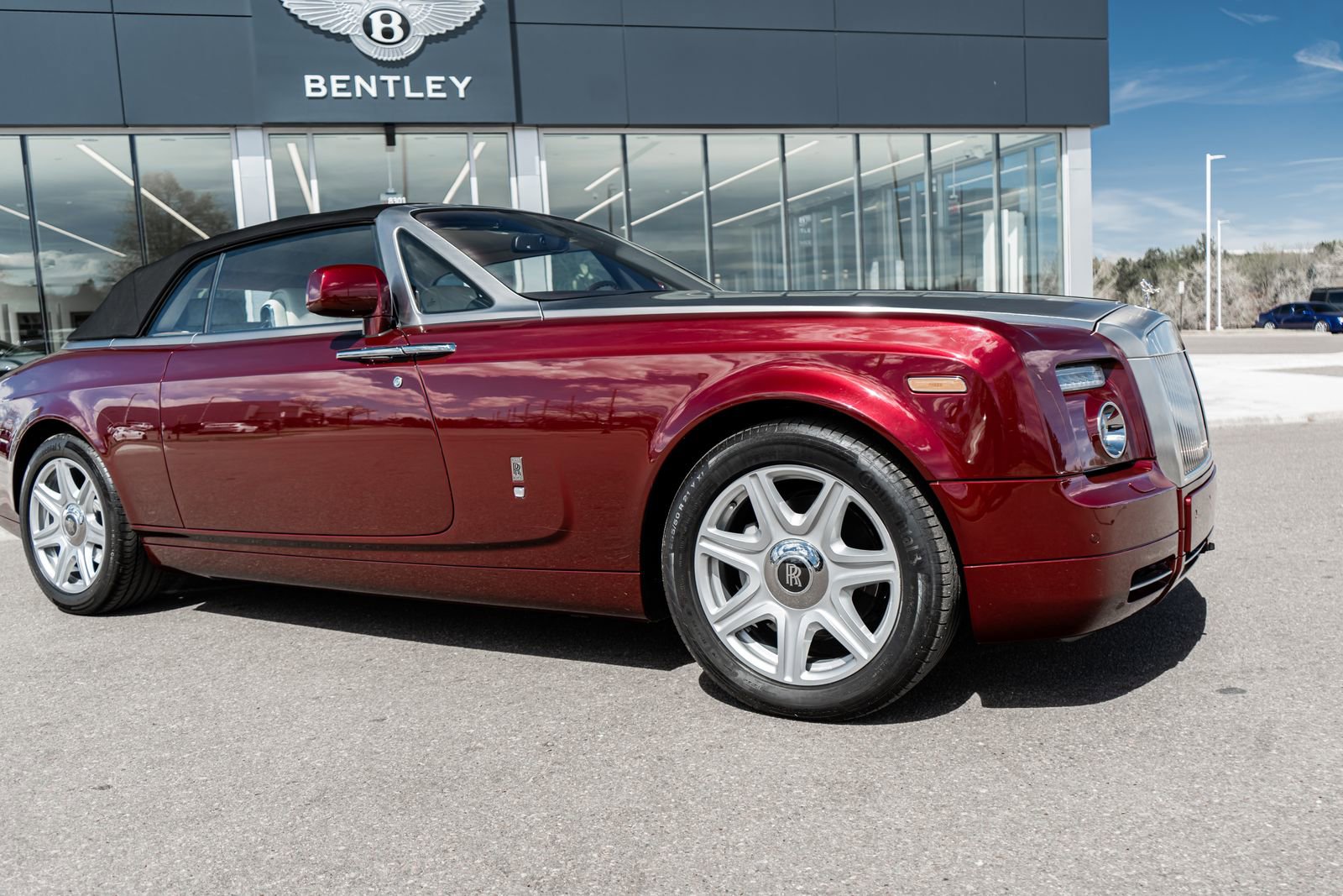 Used 2010 Rolls-Royce Phantom Drophead Coupe image 19