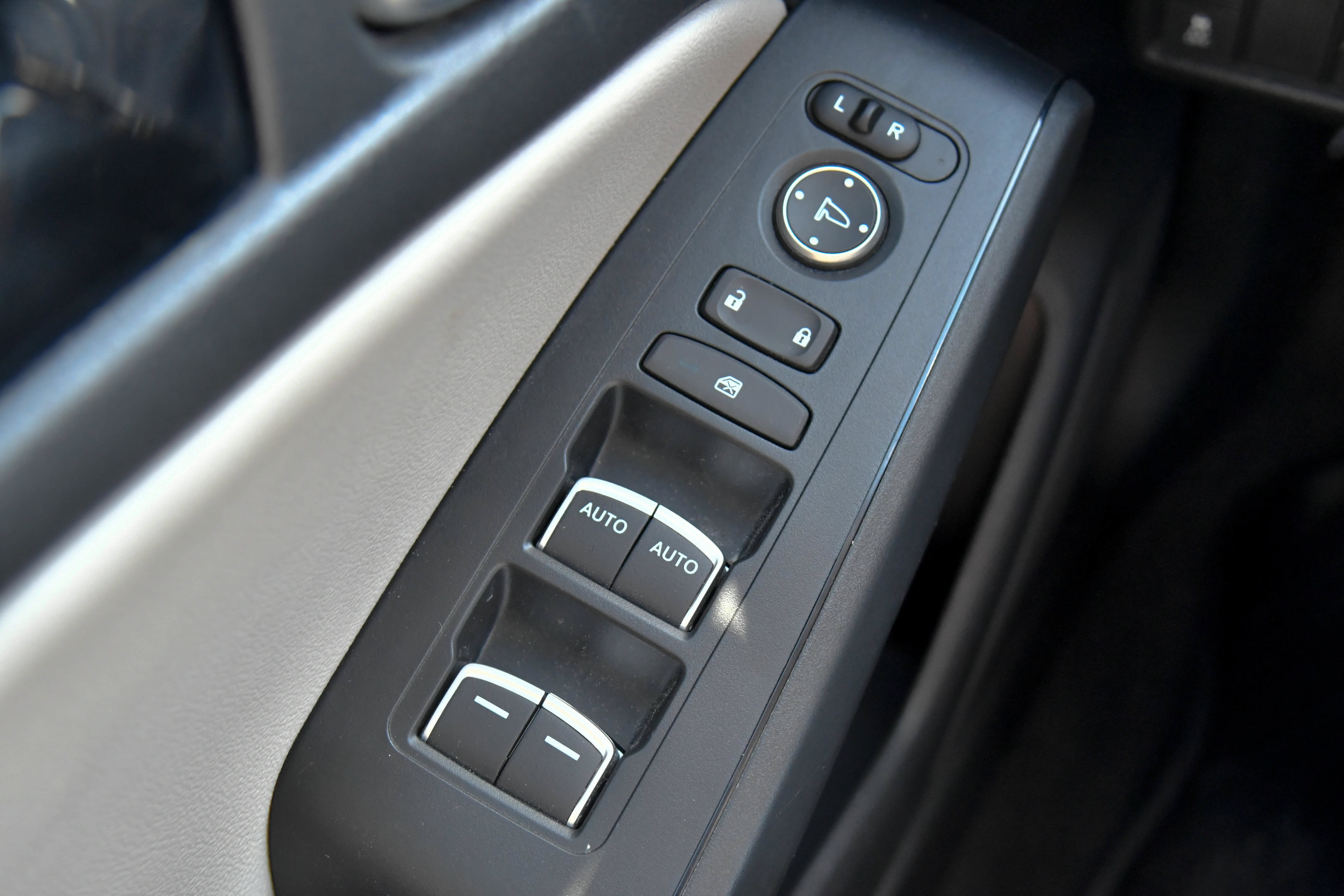 Used 2024 Honda Civic EX-L image 33