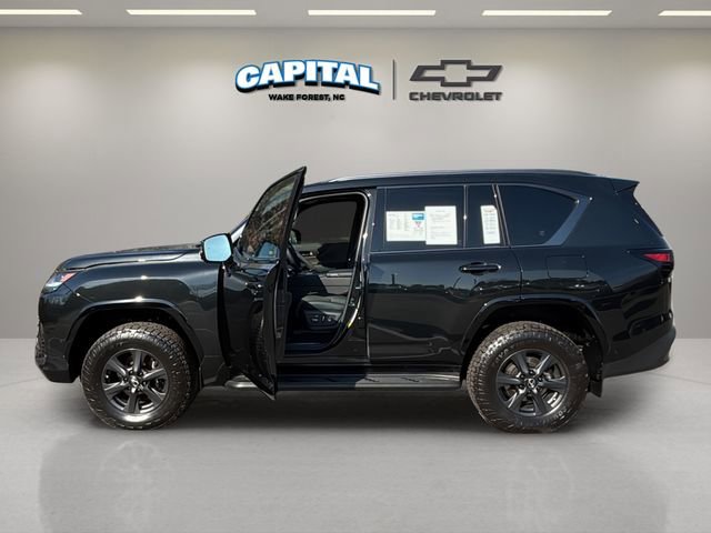 Used 2025 Lexus LX 700h Overtrail w/ Accessory Package (Z1) AWD/4WD image 9