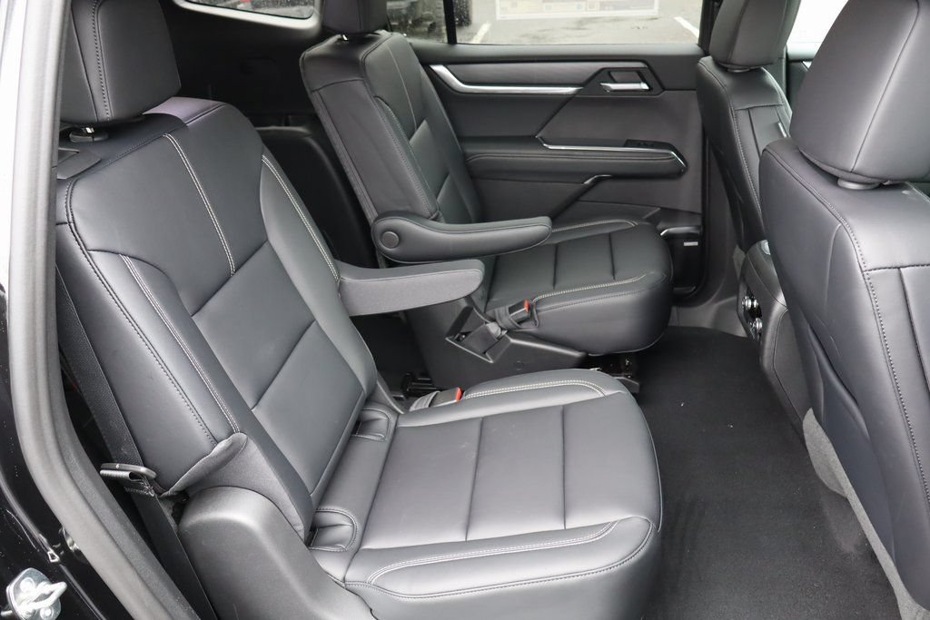 New 2026 GMC Acadia Elevation w/ Black Edition FWD image 23