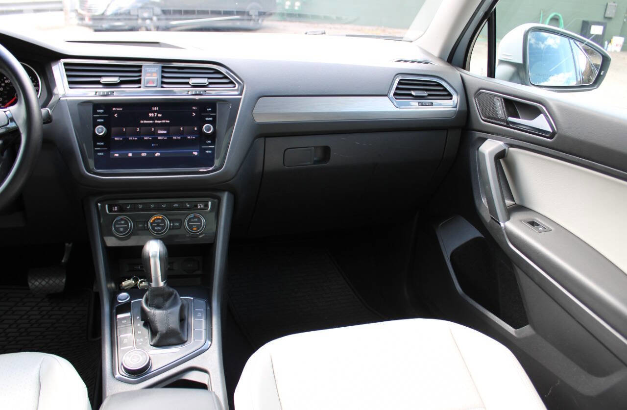 Used 2018 Volkswagen Tiguan SE AWD/4WD image 13