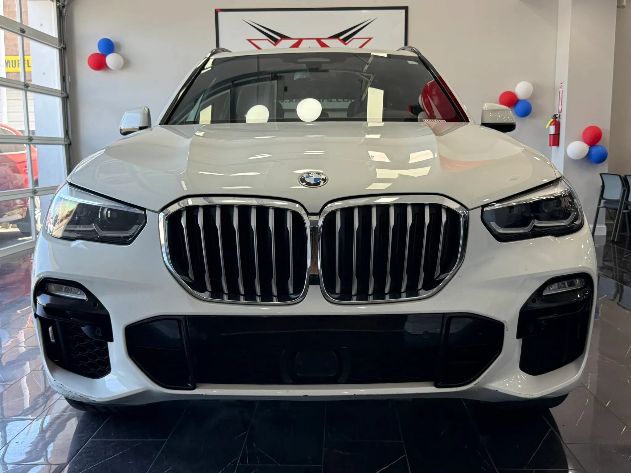 Used 2019 BMW X5 xDrive50i w/ M Sport Package AWD/4WD image 2