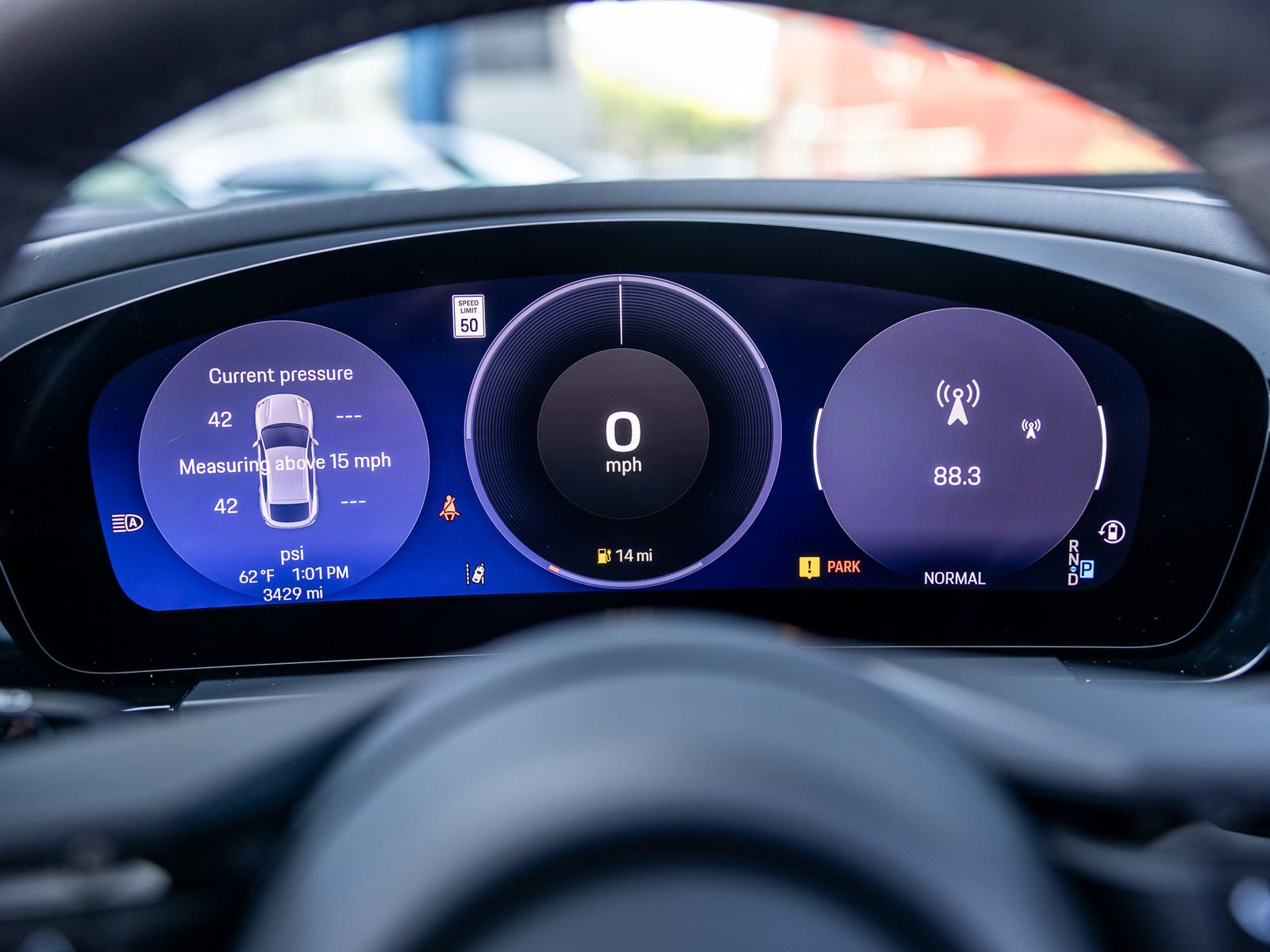 Certified 2025 Porsche Macan Electric RWD image 25