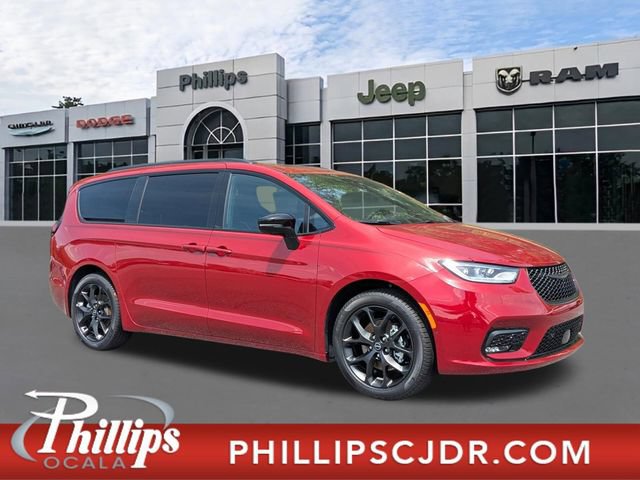 New 2026 Chrysler Pacifica Limited w/ S Appearance Package