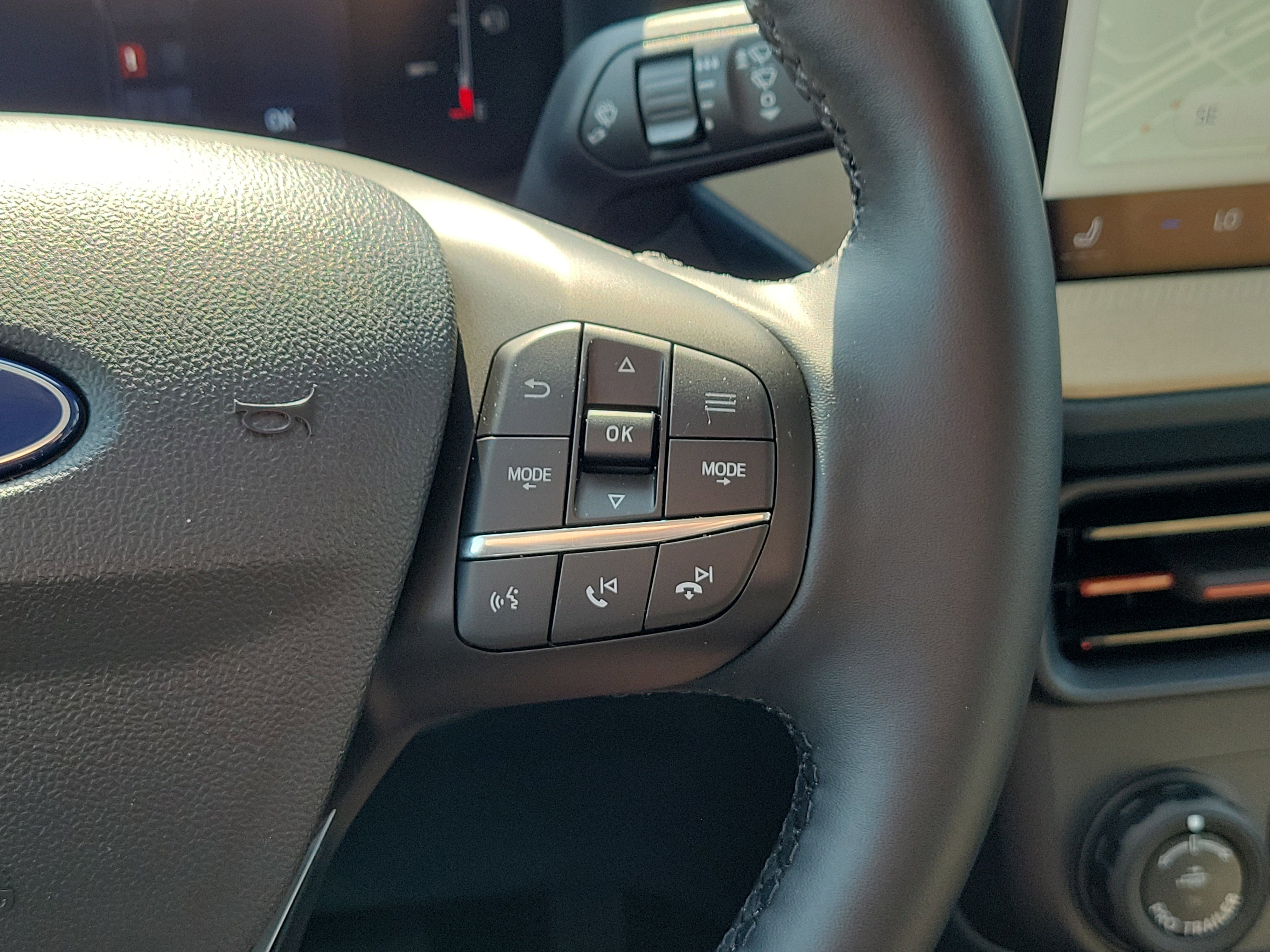 Used 2025 Ford Maverick Lariat image 23