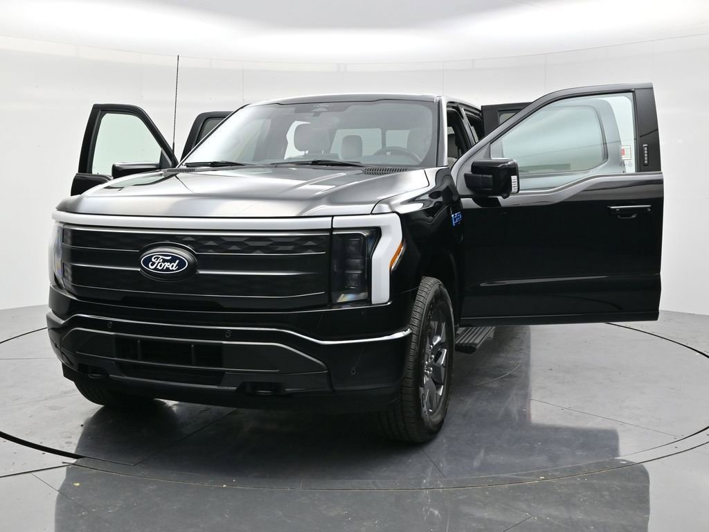 Used 2024 Ford F150 Lightning Platinum AWD/4WD image 52