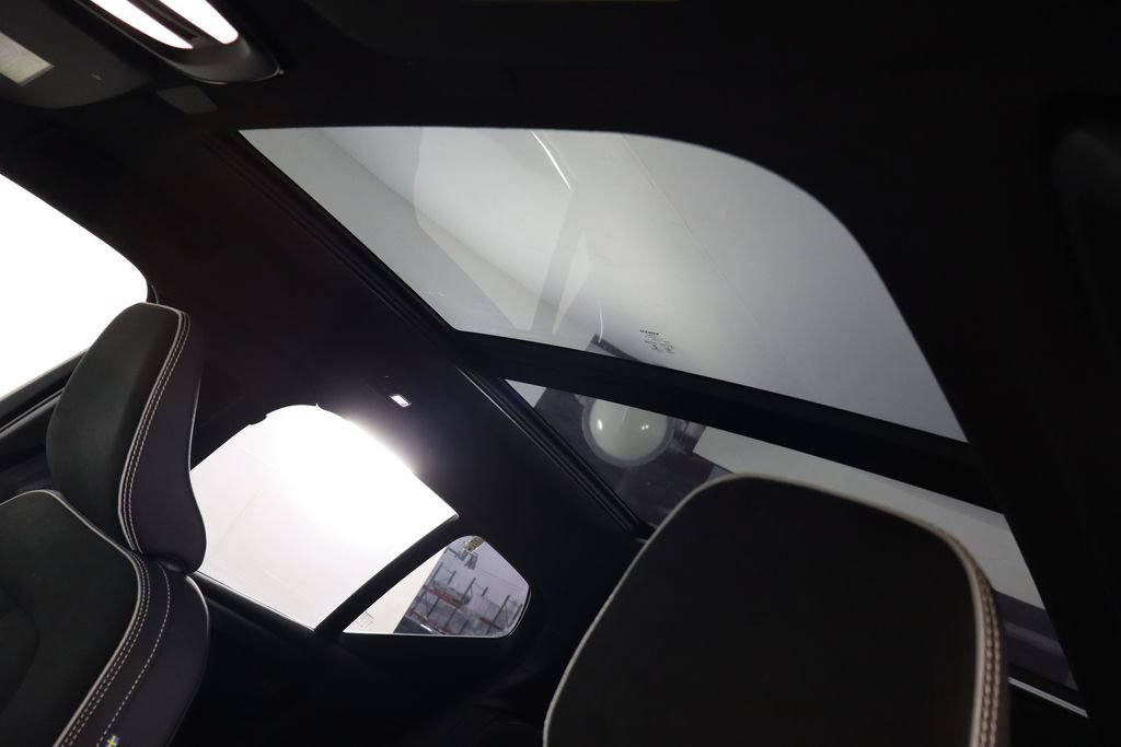 Used 2023 Volvo XC40 Recharge Plus AWD/4WD image 22