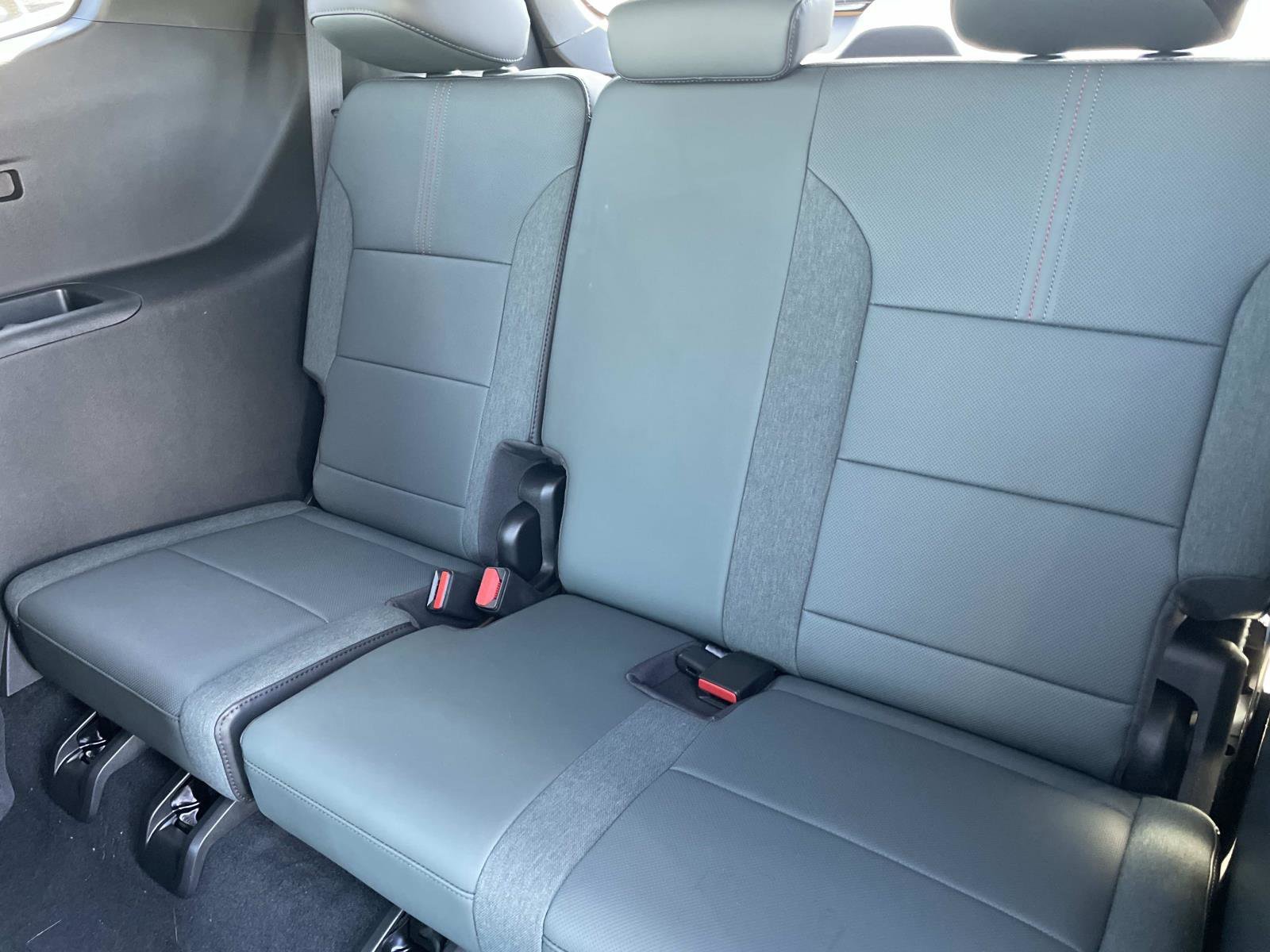 New 2026 GMC Acadia AT4 AWD/4WD image 23
