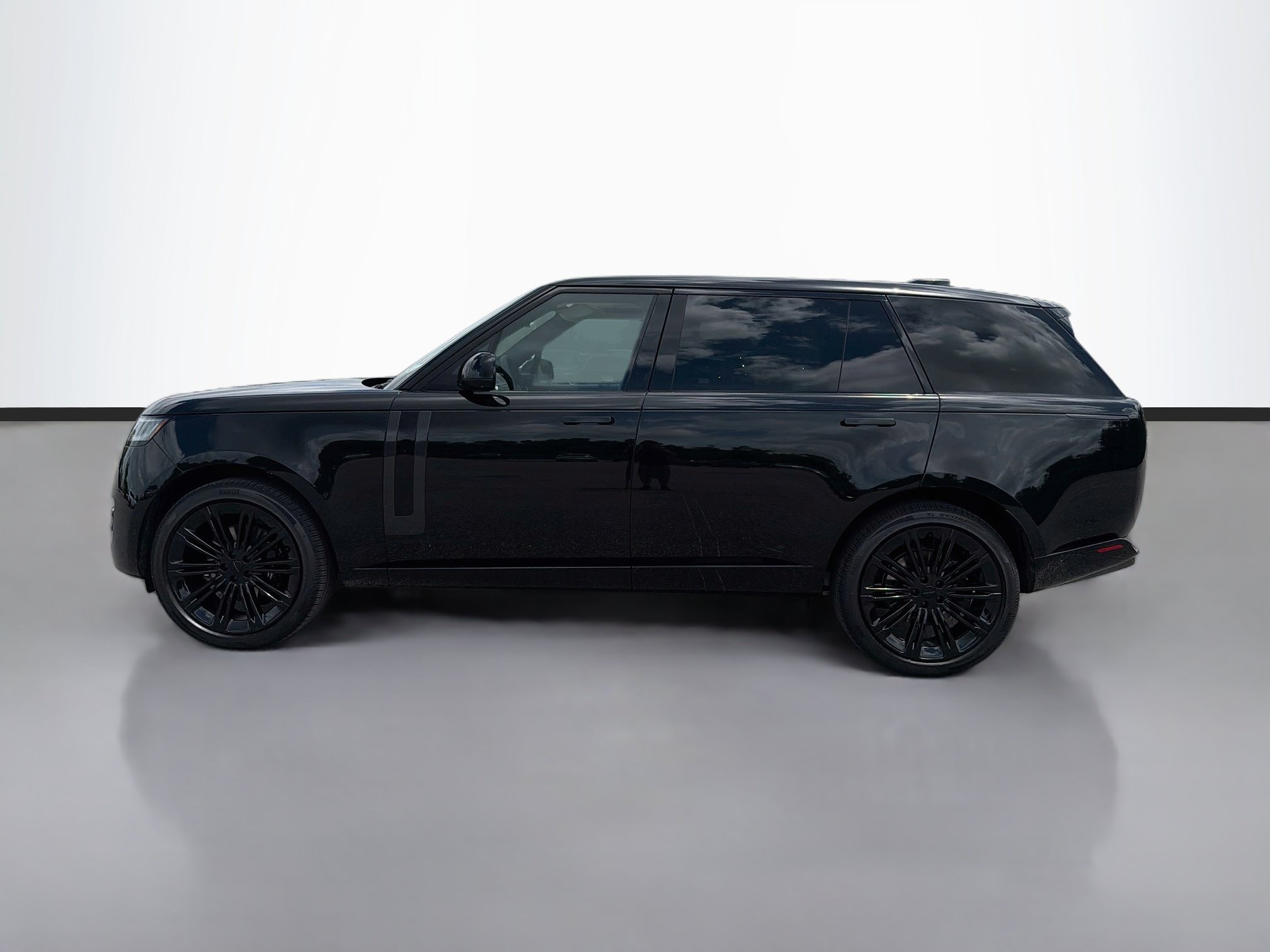 New 2026 Land Rover Range Rover Long Wheelbase SE AWD/4WD image 2