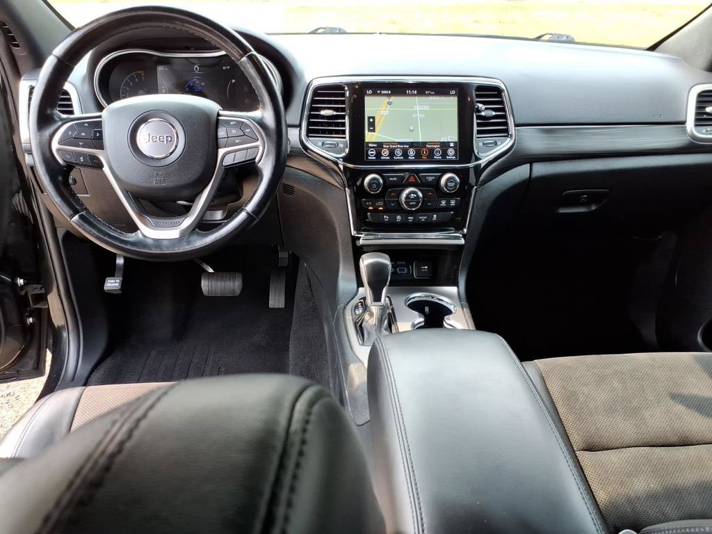 Used 2021 Jeep Grand Cherokee Laredo X AWD/4WD image 12