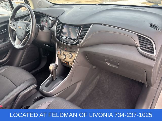 Used 2022 Chevrolet Trax LT w/ LT Convenience Package image 26