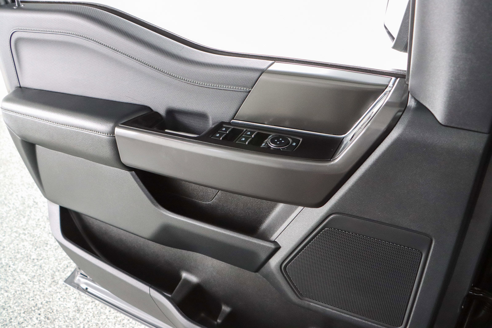 Used 2024 Ford F150 XLT w/ Equipment Group 302A MID image 23