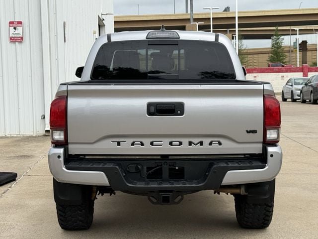Used 2018 Toyota Tacoma TRD Off-Road AWD/4WD image 5