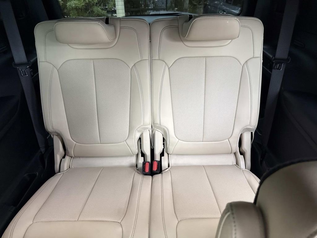 Used 2023 Jeep Grand Cherokee L Limited w/ Luxury Tech Group II image 19