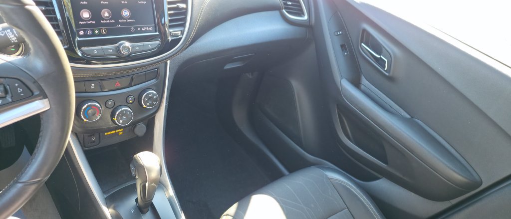 Used 2020 Chevrolet Trax LT w/ LT Convenience Package FWD image 22