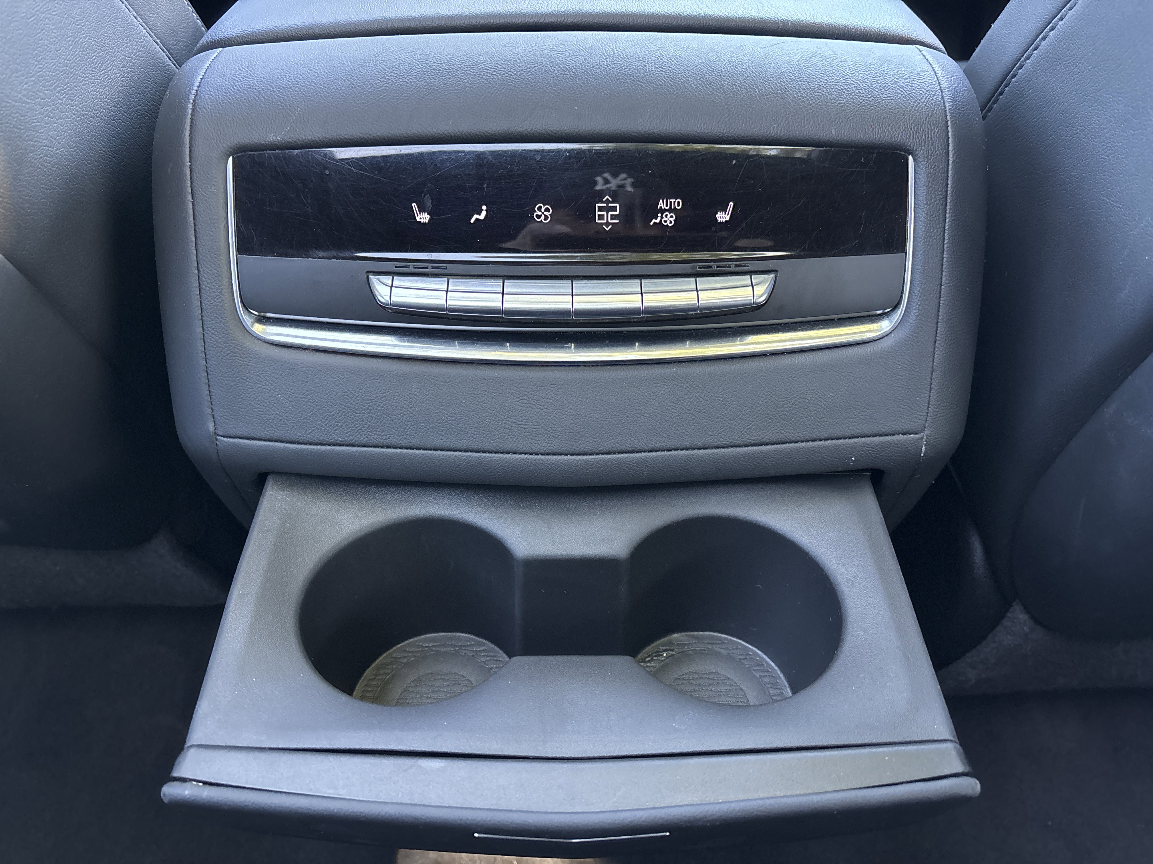 Used 2024 Cadillac Escalade Premium Luxury w/ LPO, Floor Liner Package image 34