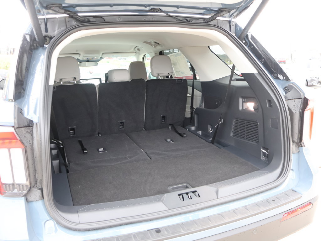 New 2026 Ford Explorer Active w/ Active Comfort Package AWD/4WD image 15