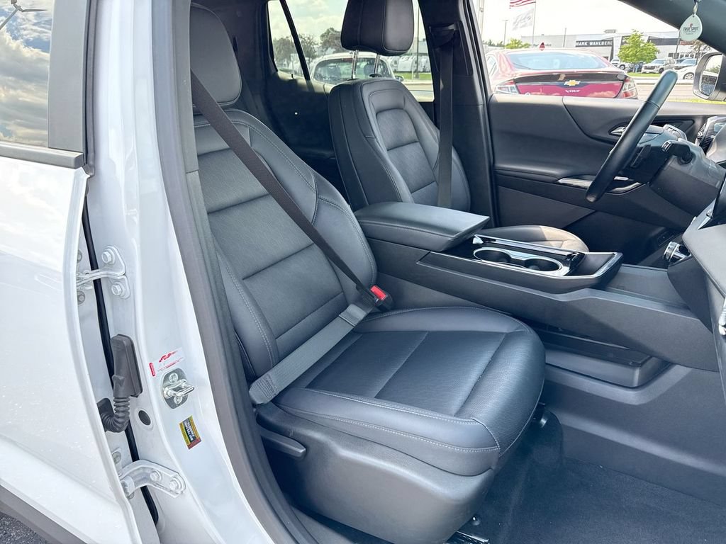 Used 2025 Chevrolet Equinox LT w/ Convenience Package II FWD image 25