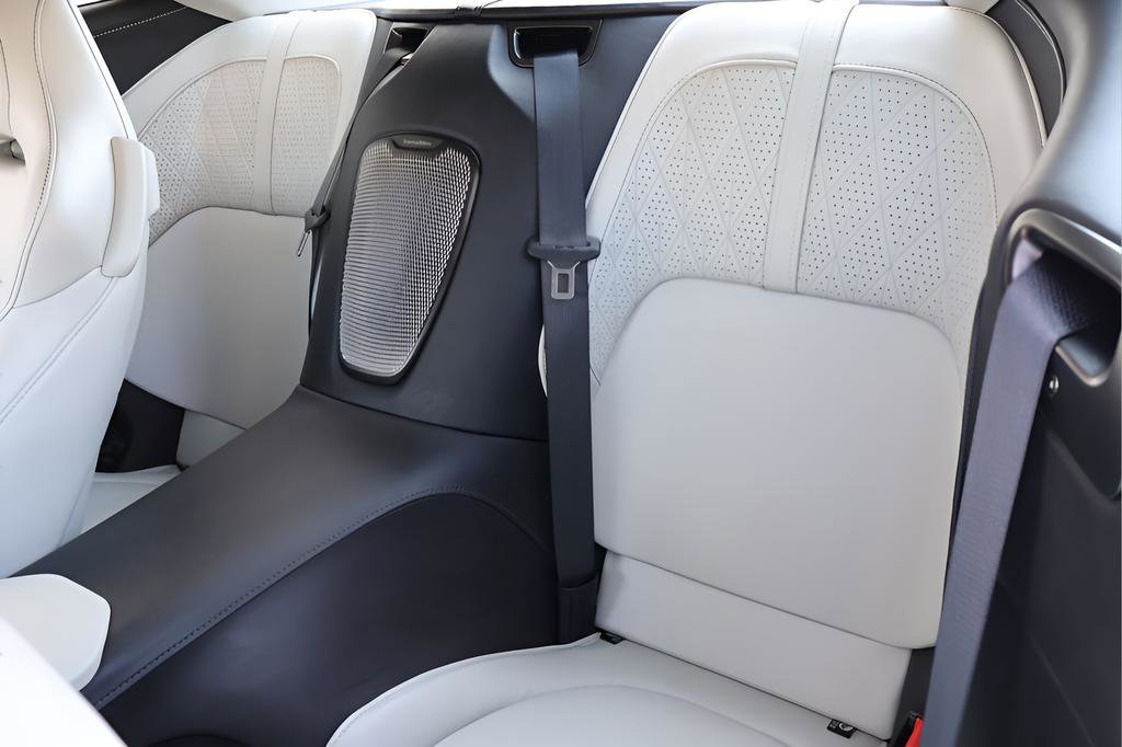 Used 2025 Aston Martin DB12 Coupe image 14