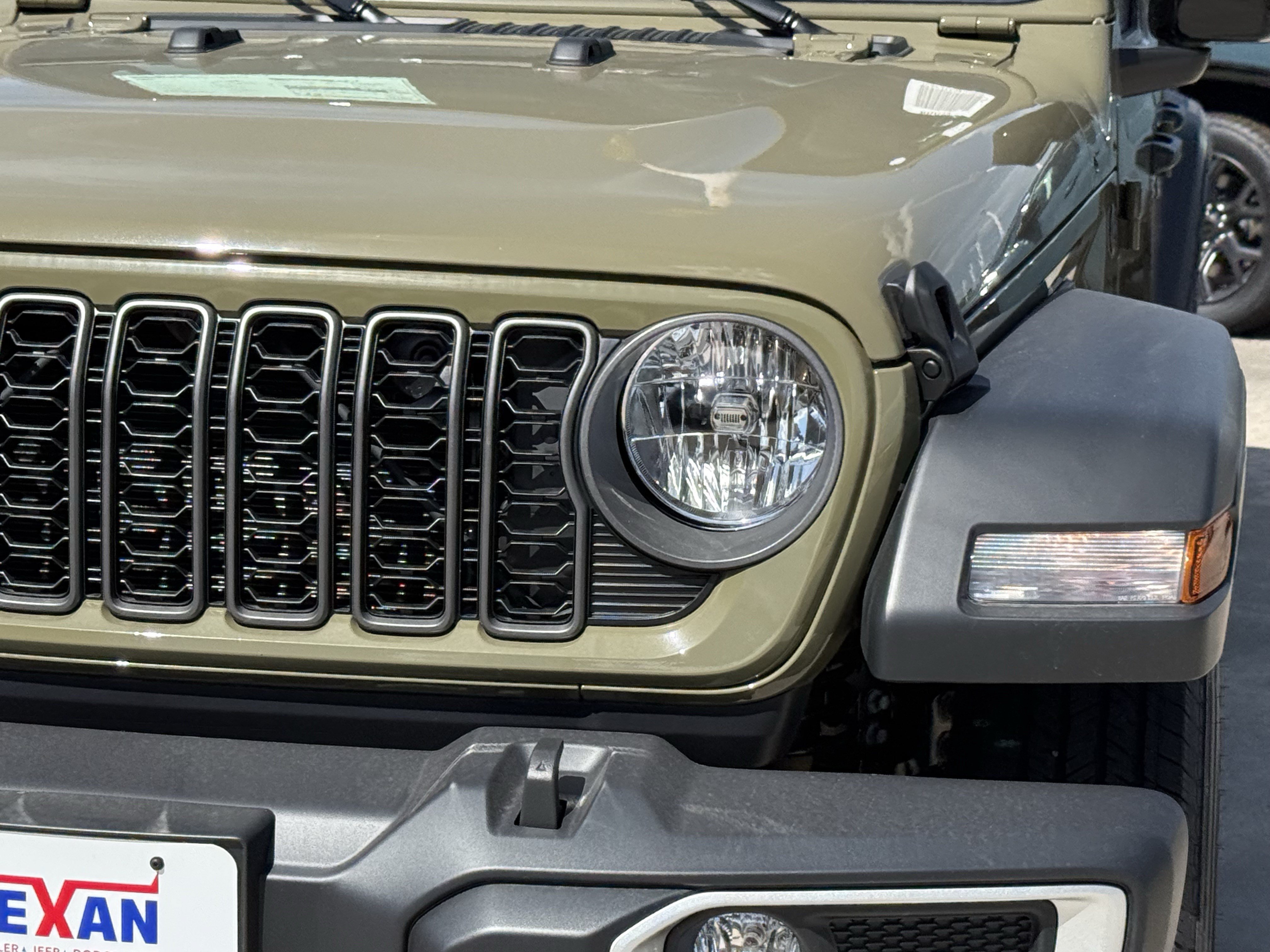 New 2026 Jeep Gladiator Sport AWD/4WD image 8