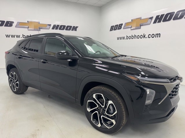 New 2026 Chevrolet Trax RS image 3