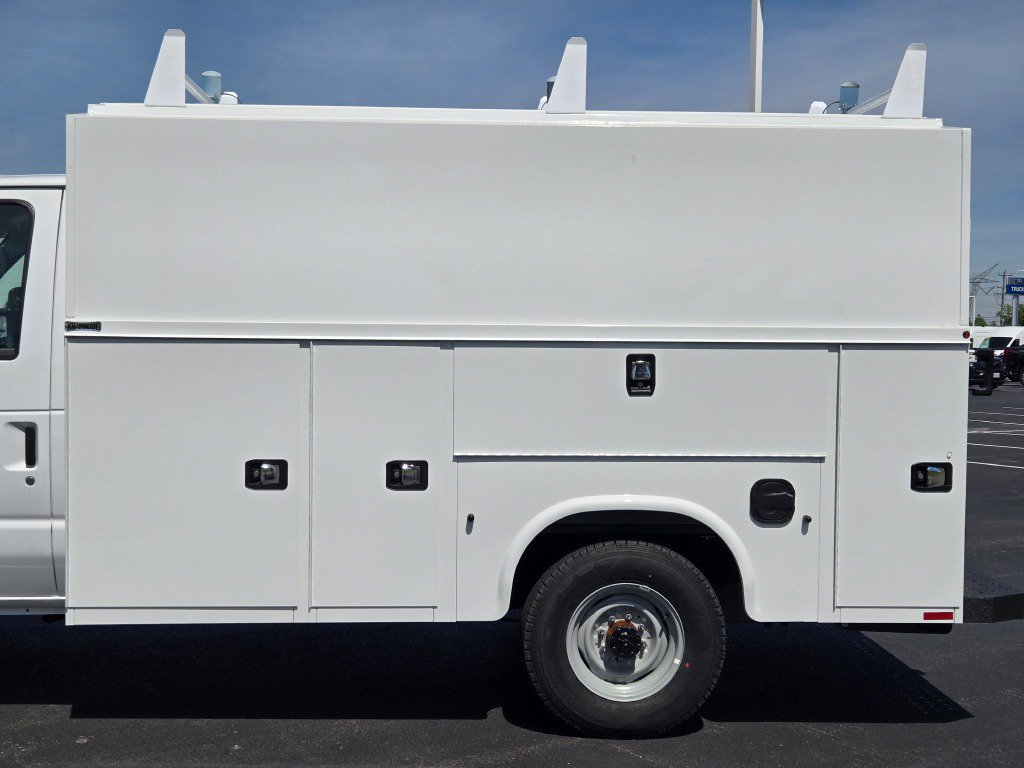 New 2026 Ford E-350 and Econoline 350 Super Duty w/ Power Equipment Group RWD image 19