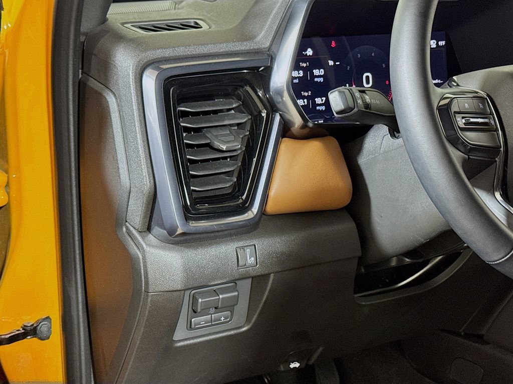 Certified 2026 GMC Canyon AT4 w/ AT4 Premium Package AWD/4WD image 8