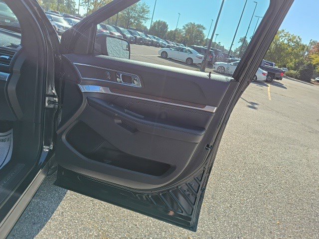 Used 2018 Ford Explorer Limited image 18