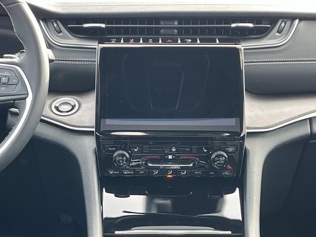 New 2025 Jeep Grand Cherokee Limited w/ Black Appearance Package AWD/4WD image 15