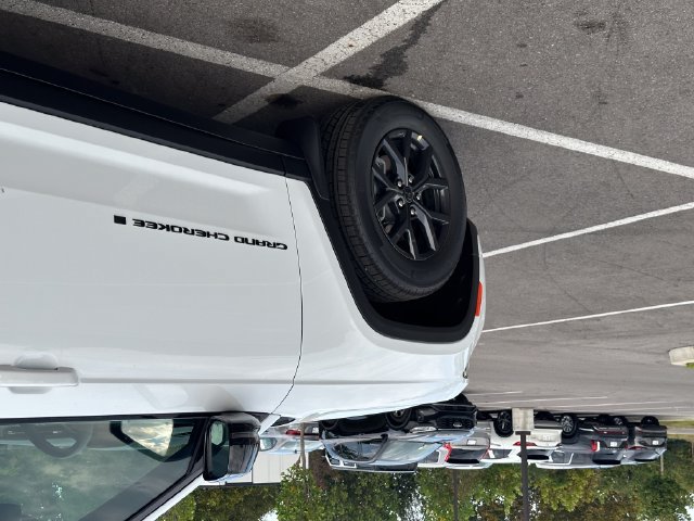 New 2027 Jeep Grand Cherokee Altitude AWD/4WD image 40