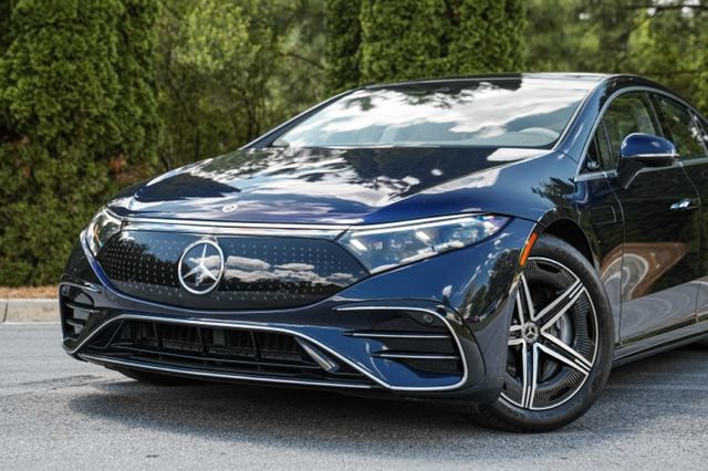 Used 2023 Mercedes-Benz EQS 580 4MATIC Sedan image 2