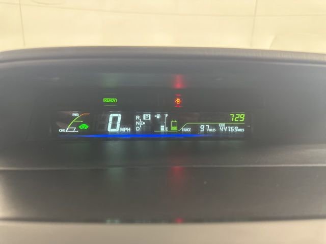 Used 2014 Toyota Prius V Five image 18