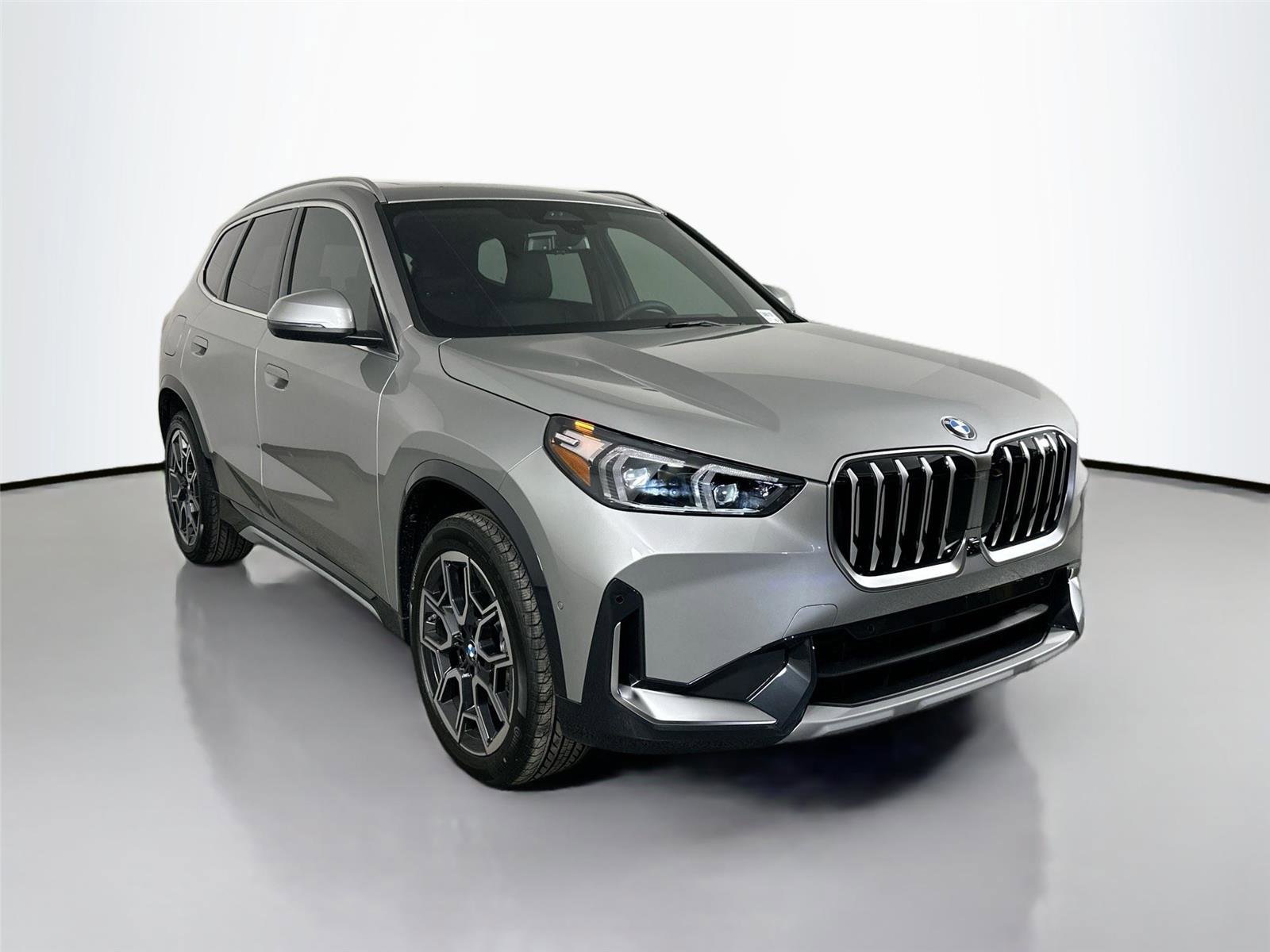 New 2026 BMW X1 xDrive28i w/ Technology Package AWD/4WD image 4