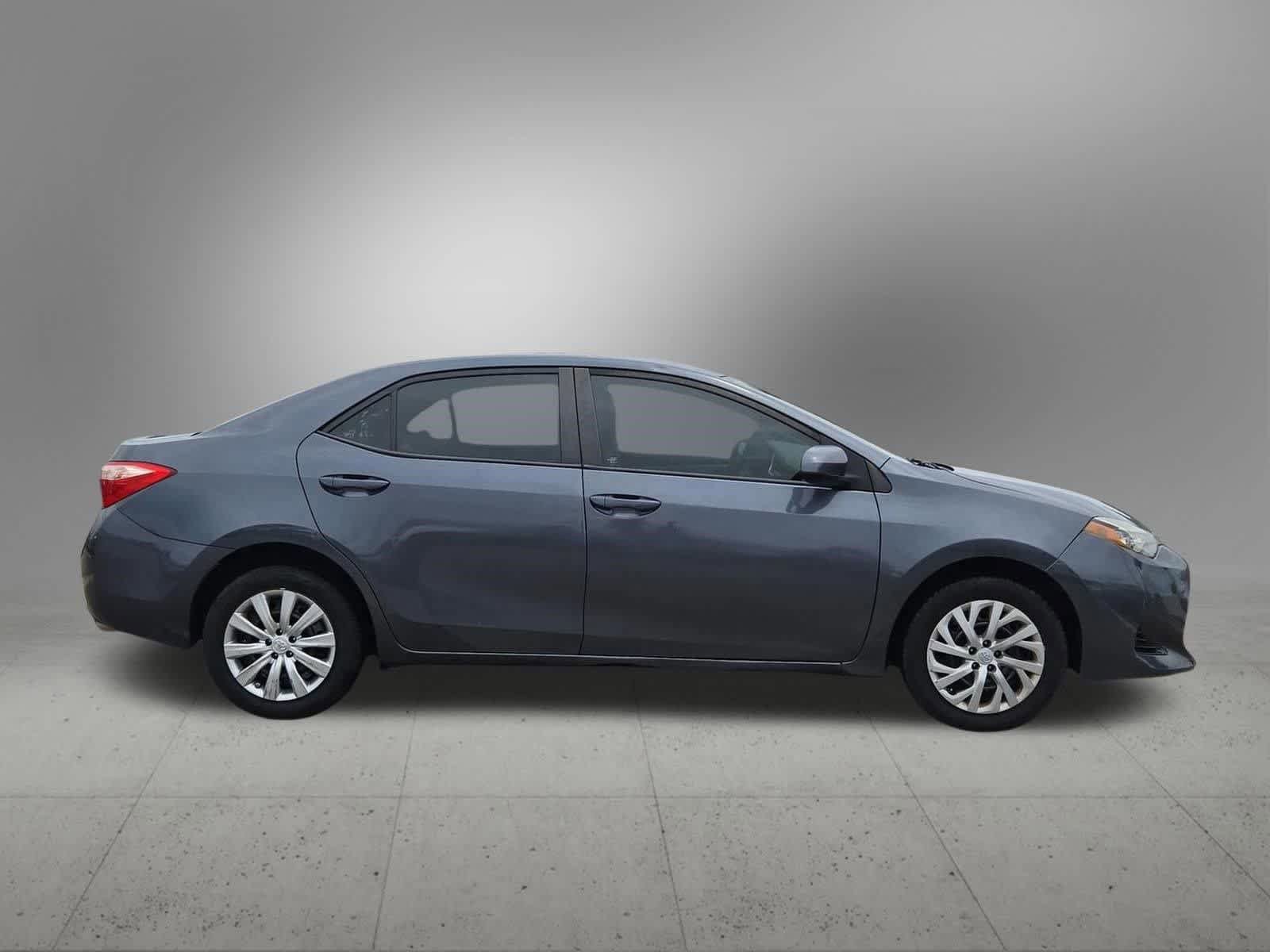 Used 2017 Toyota Corolla LE FWD image 7